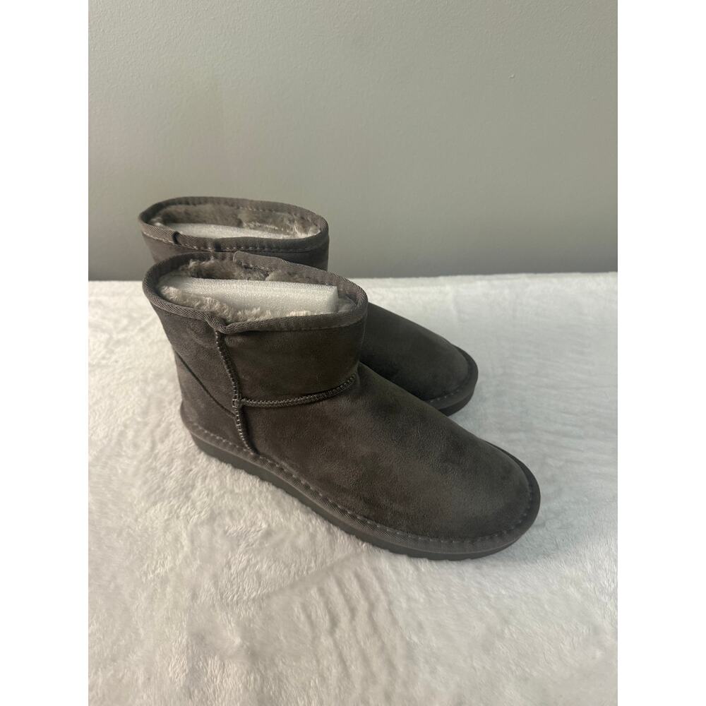 Cushionaire Women's Hipster Pull‎ On Boot with Memory Foam Grey Vegan Suede Sz 9
